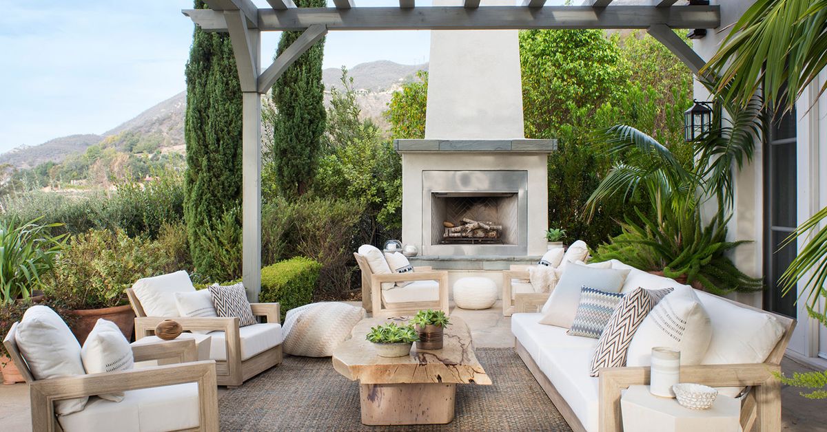White Wicker Outdoor Furniture: A Timeless Addition to Your Outdoor Space
